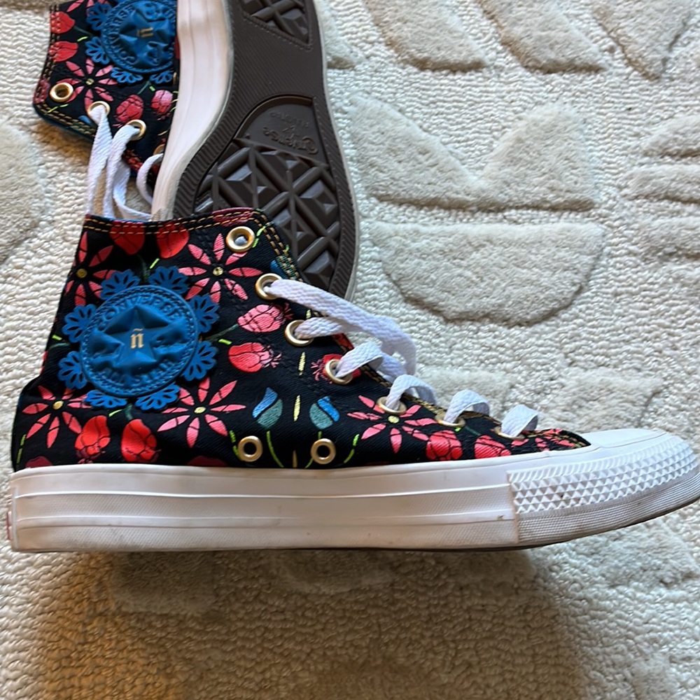 Converse Mi Gente Collection